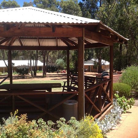 Travellers Rest Motel Mundaring エクステリア 写真