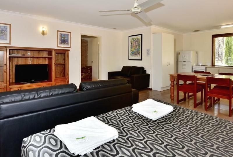 Travellers Rest Motel Mundaring エクステリア 写真